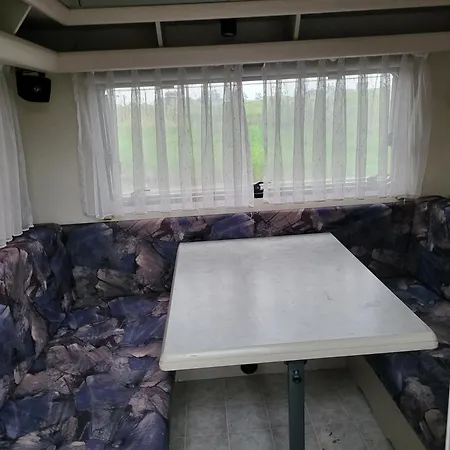 Campingplads Kempovani S Vyhledem Na Hrady Zdice