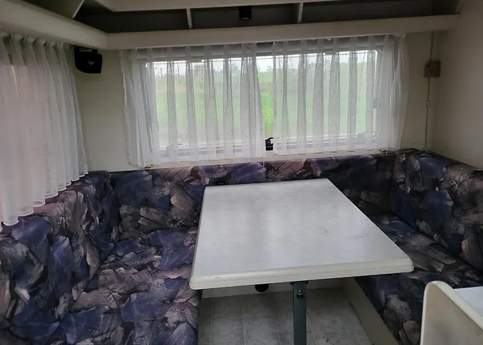 Kemp Kempování S Výhledem Na Hrady Zdice