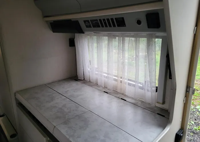 Kempování S Výhledem Na Hrady *