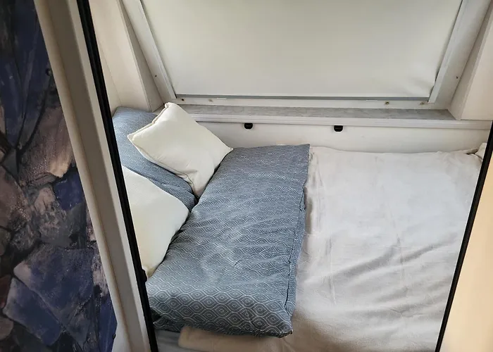 Kempování S Výhledem Na Hrady * Zdice